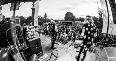Photos: PELICAN, RUSSIAN CIRCLES @ Bohemian National Cemetery (Chicago, IL) – 2026/09/26 Photos: PELICAN, RUSSIAN CIRCLES @ Bohemian National Cemetery (Chicago, IL) – 2026/09/26